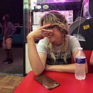 Meet your Posher, Helen